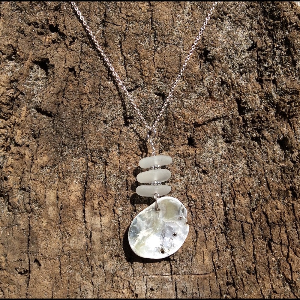 SEAGLASS Abalone Shell & Bali Bead Necklace - Picture 3 of 3